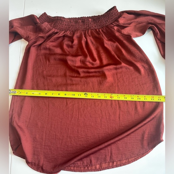 New Cabi Sz M Cooper Foxy Smocked Satin Blouse Off Shoulder - Picture 7 of 8